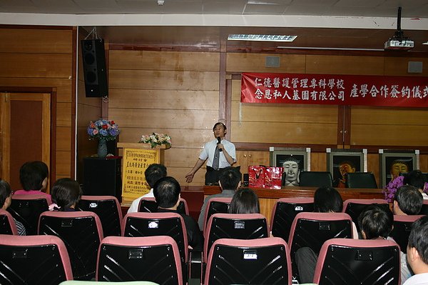 dfs_990506_ 036.jpg