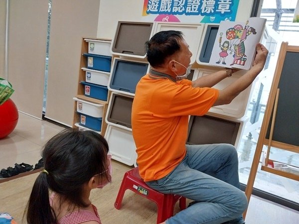 高雄市立圖書館鳳山曹公分館9/10說故事
