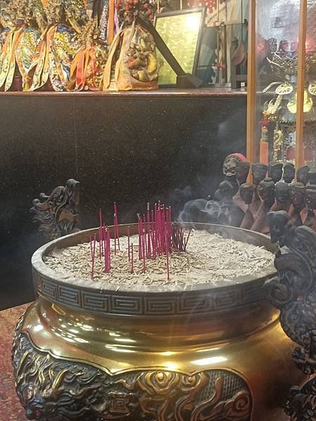 台南將軍苓雅寮金虎爺慈善會蒞臨鳳山白龍庵謁祖進香開光啟靈吉慶