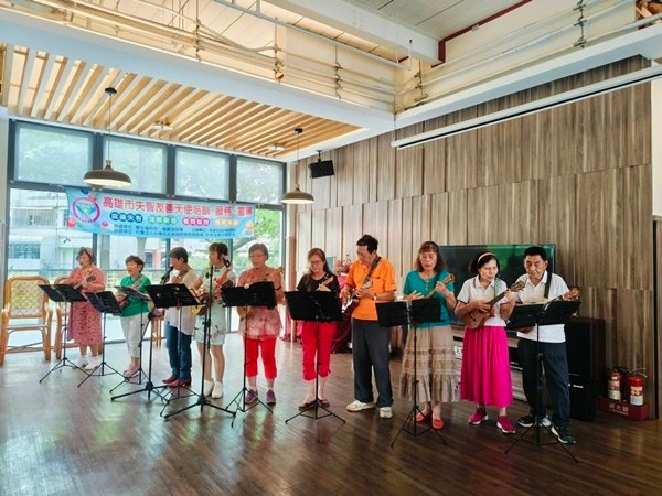台灣全人關懷照護服務協會仁武博正樂齡護理之家娛老服務
