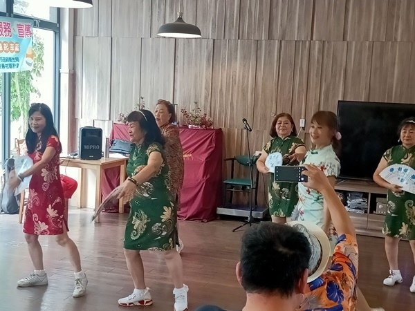 台灣全人關懷照護服務協會仁武博正樂齡護理之家娛老服務