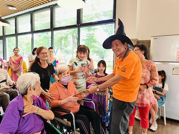 台灣全人關懷照護服務協會仁武博正樂齡護理之家娛老服務