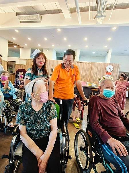 台灣全人關懷照護服務協會仁武博正樂齡護理之家娛老服務
