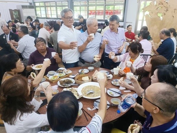 高雄市詩書畫學會舉辦「詩讚美濃湖徵詩比賽」頒獎典禮暨雅集活動