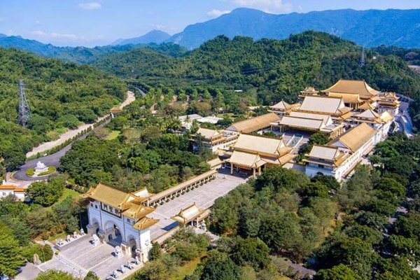 老頑童幸福專車茂林蝴蝶生態公園、神威天台山、旗山糖廠、武德殿