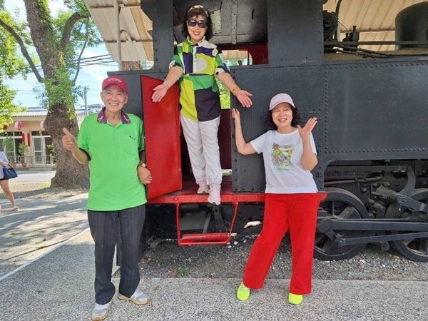 老頑童幸福專車茂林蝴蝶生態公園、神威天台山、旗山糖廠、武德殿