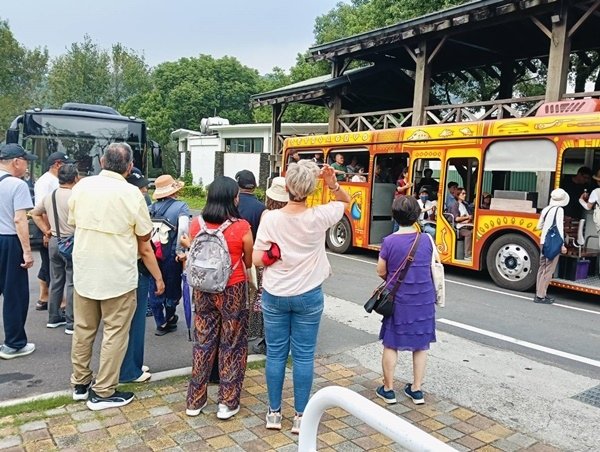 墨西哥國際友誼團三地門、台灣原住民文化園區巡禮