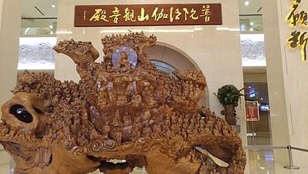 紐西蘭國際友誼團遊高屏舊鐵橋溼地公園、衛武營、佛陀營紀念館巡