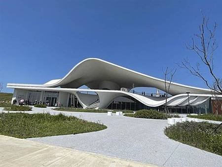 紐西蘭國際友誼團遊高屏舊鐵橋溼地公園、衛武營、佛陀營紀念館巡