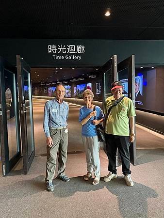 紐西蘭國際友誼團遊高屏舊鐵橋溼地公園、衛武營、佛陀營紀念館巡