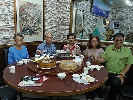 紐西蘭國際友誼團遊高屏舊鐵橋溼地公園、衛武營、佛陀營紀念館巡