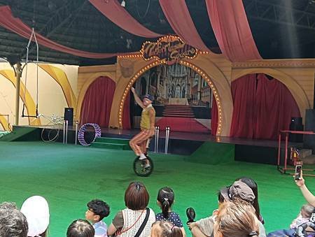鳳山長青學苑書法水墨直笛班慈濟茶園、西湖渡假村一日遊