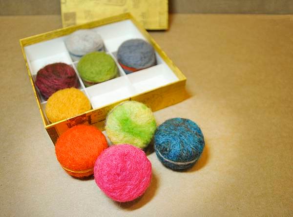 small_macaroon3.jpg