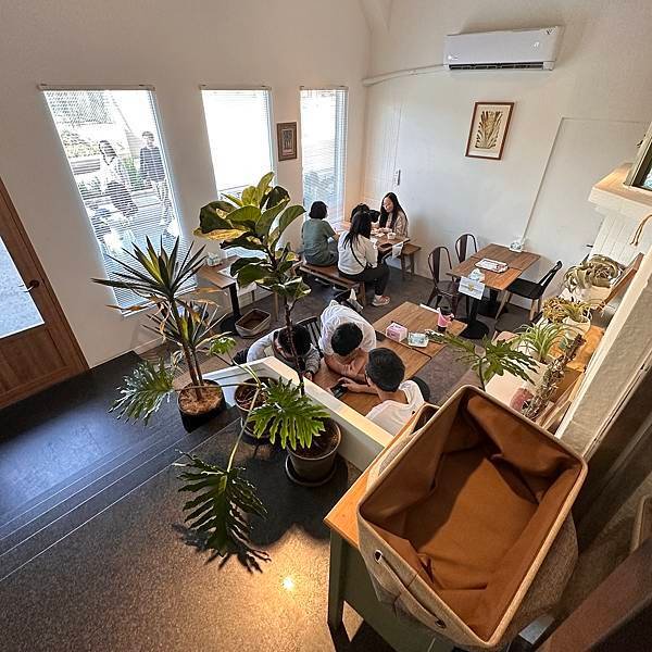 【新竹東區美食】格林小鎮/甜點吃到飽！/不訂位吃不到