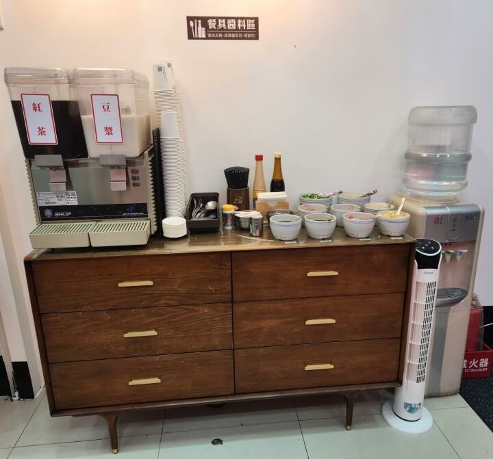 3-小黃原汁牛肉麵自助吧(調整).jpg
