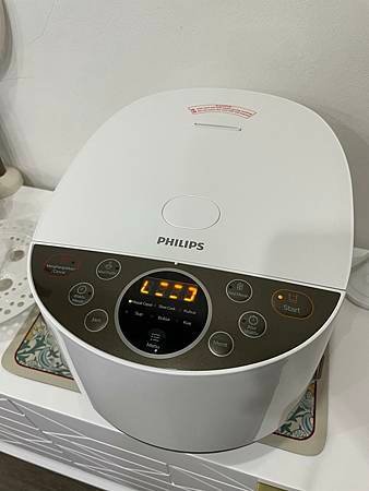 Philips電子飯鍋故事（使用文請看下篇）  跟ㄧ些小玩具