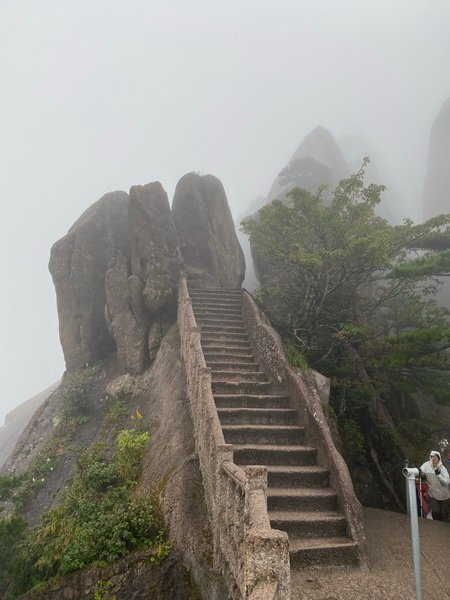 20240927 拿捏黃山徒步行（下）A進B出天都峰