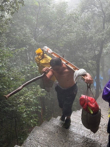 20240927 拿捏黃山徒步行（下）A進B出天都峰