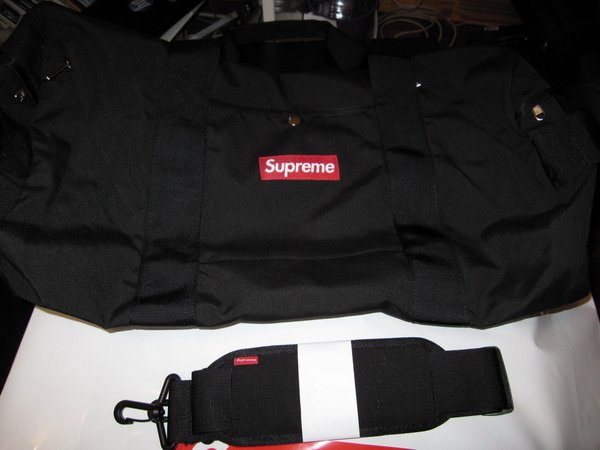 Supreme X Sunbrella Duffle bag 04