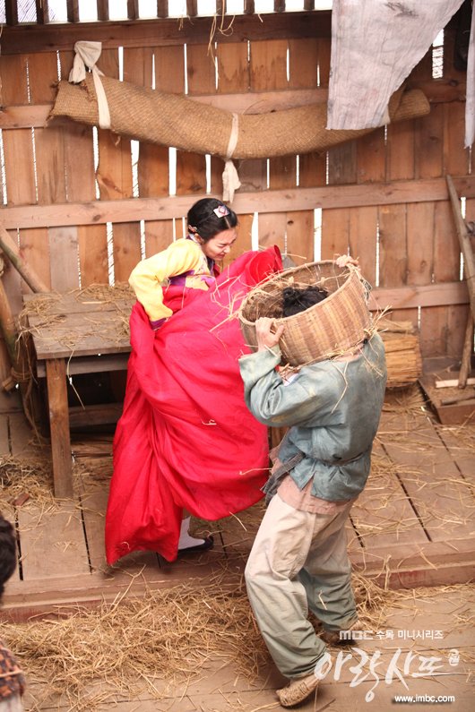 arang4to_photo120823151149imbcdrama3