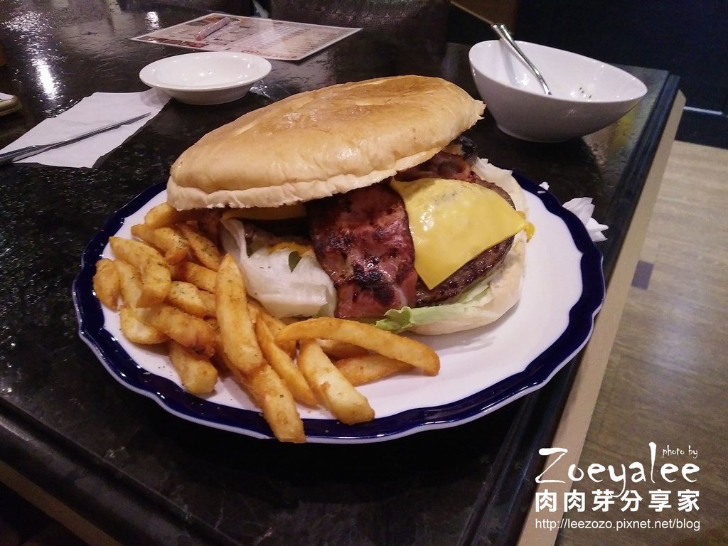 【桃園|中壢】Gary Bee 69 巨無霸漢堡&amp;牛排，內用