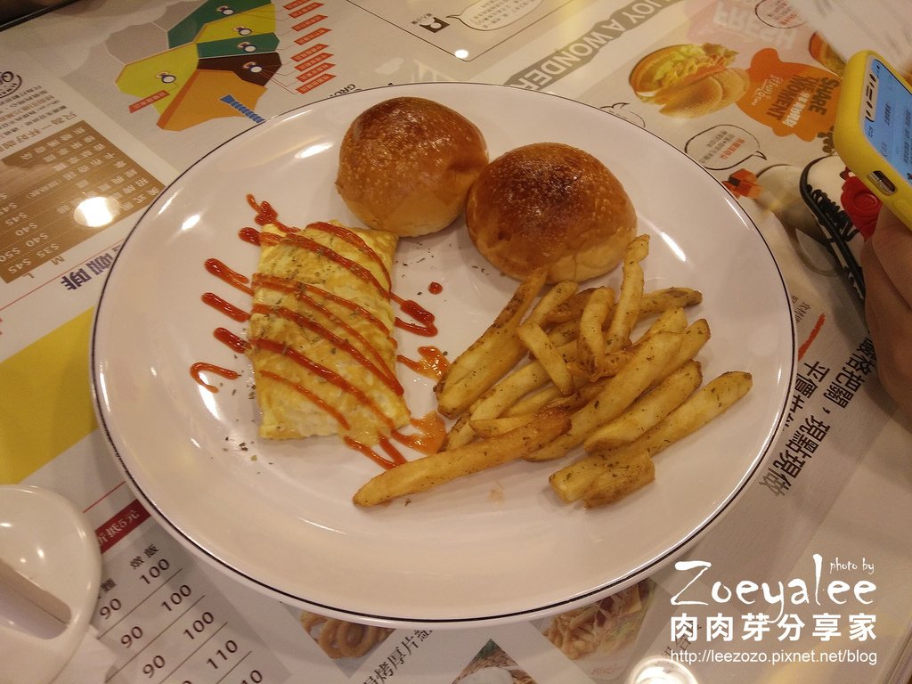 【桃園 | 中平商圈】早午餐 - QBurger 宏昌店!居
