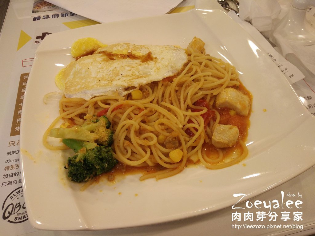 【桃園 | 中平商圈】早午餐 - QBurger 宏昌店!居