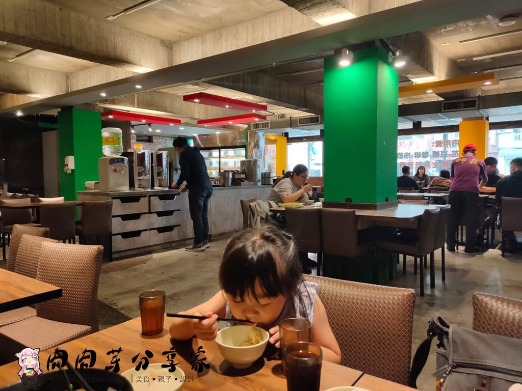 桃園美食藝文特區內牛肉麵店豆花吃到飽-呷霸牛肉麵南平店