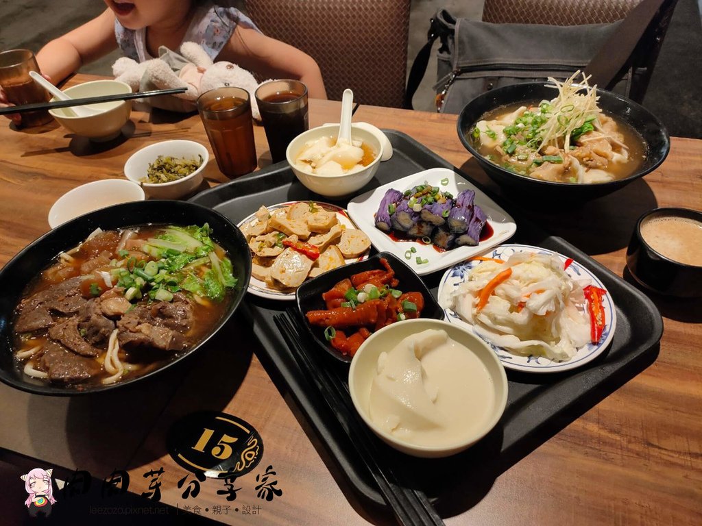 桃園美食藝文特區內牛肉麵店豆花吃到飽-呷霸牛肉麵南平店