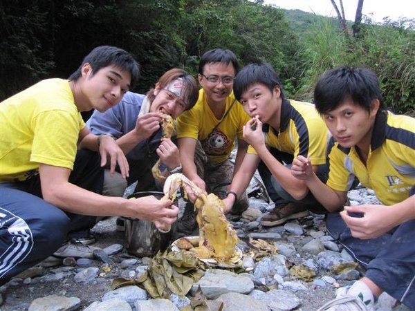 香嫩可口又多汁的雞肉料理包準你看了肚子餓...