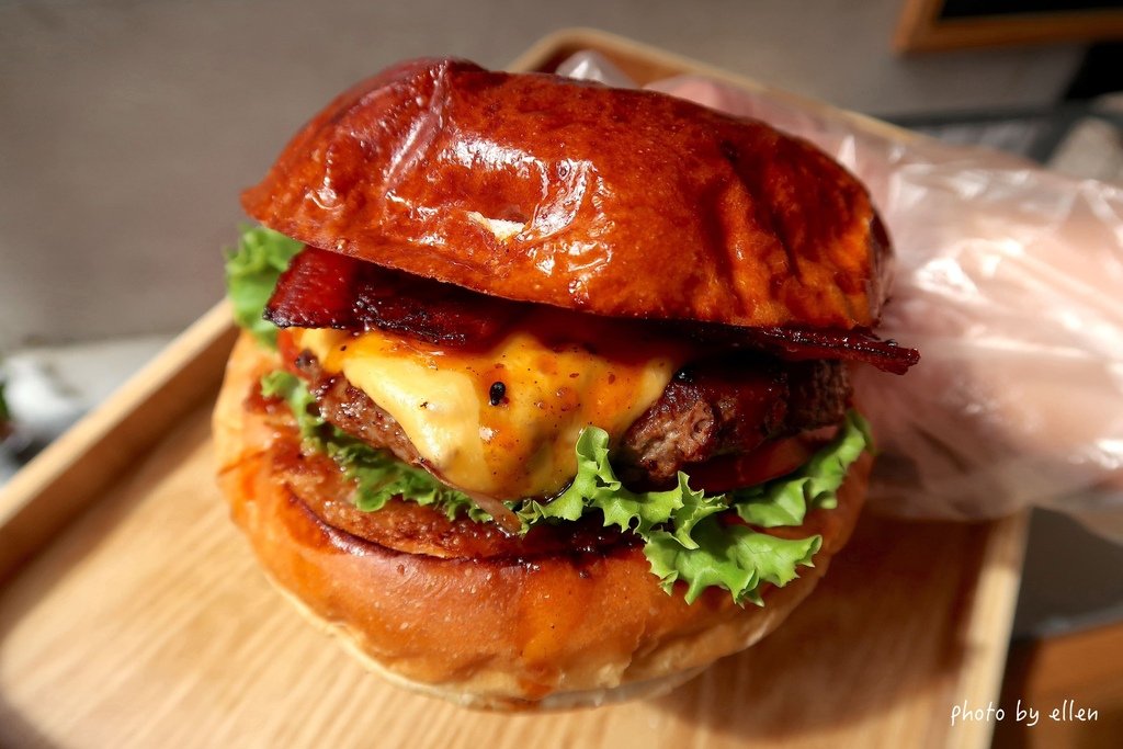 xhtburger22.jpg
