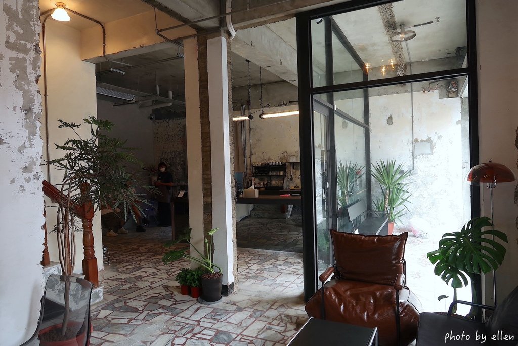荒yermo 野陌工作室 工業廢墟風咖啡餐館 桃園藝文特區