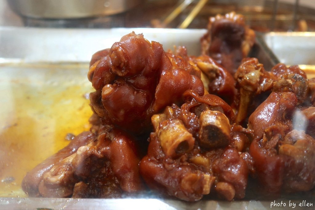 老牌張豬腳飯 大橋頭