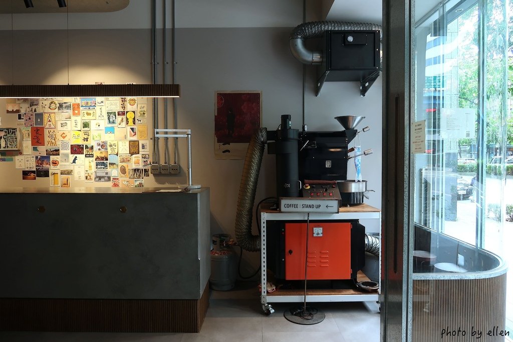 Coffee Stand Up 立良