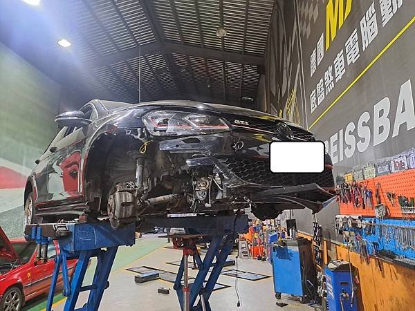VW - GOLF GTi / 底盤 傳動 引擎 . 周邊健