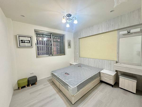 台中教育大學中華夜市超美屋況5房透天1580萬