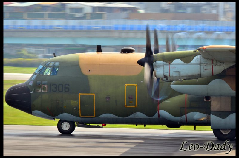 RCAF_B-1306_C63_06.jpg