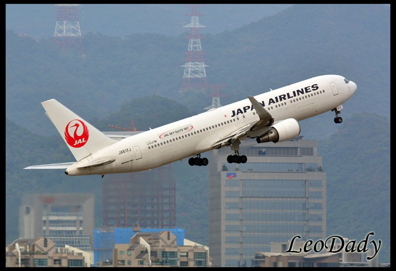 JAL_JA617J_JL098_HND_03.jpg
