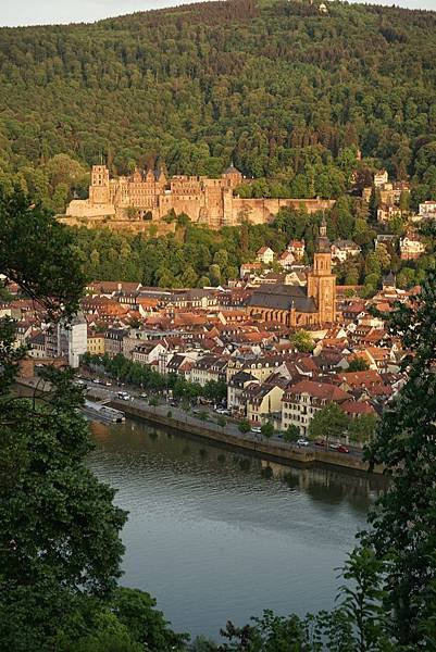 《德國》Heidelberg｜居高臨下的海德堡城堡。哲學家小