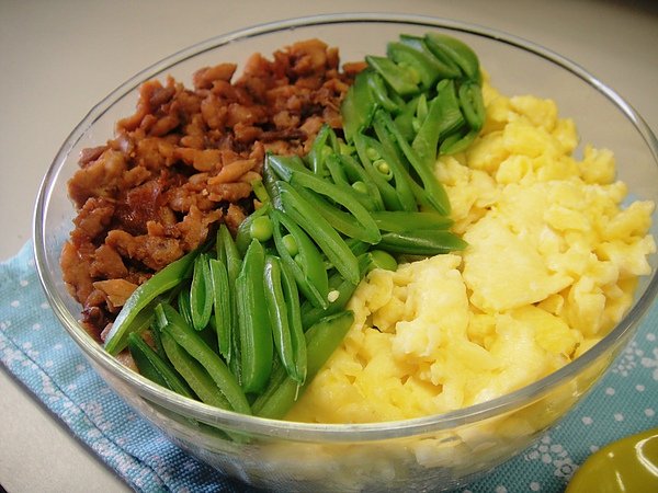 鯖魚三色丼