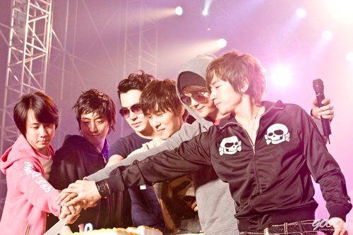 shinhwa18.jpg