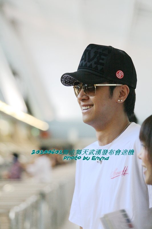 20100601舞法舞天武漢發布會送機-0039.jpg
