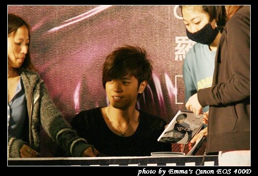 090221小豬台中簽唱會_0044.jpg