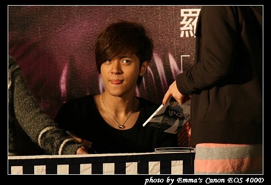 090221小豬台中簽唱會_0046.jpg