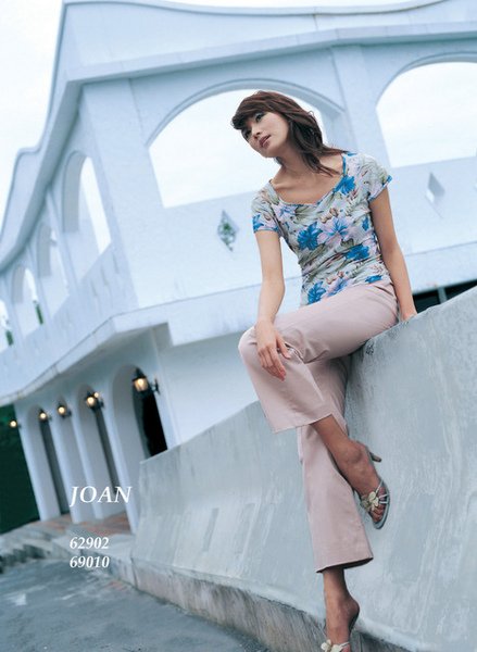 joan03-L.jpg