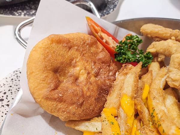 【桃園美食】樹上雞_新開幕 韓式炸雞專賣店 炸全雞 冰淇淋免