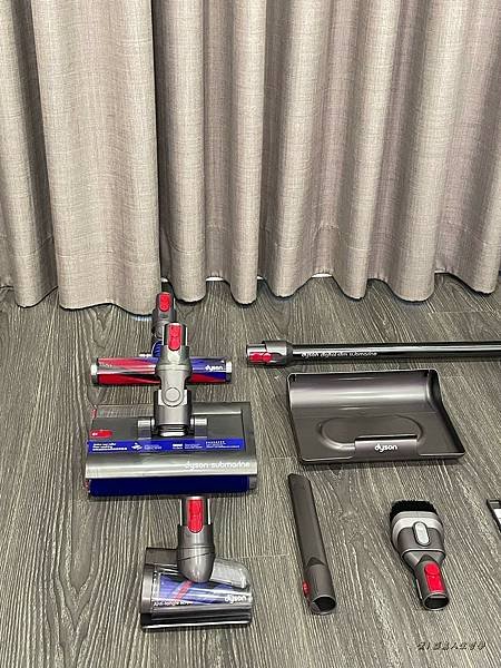 Dyson Digital Slim Submarine™吸塵器， 輕量乾濕洗地吸塵器，Dyson NF42吸塵器，Dyson NF42 洗地機，dyson吸塵器，吸塵器推薦，無線吸塵器，洗地機推薦，乾濕兩用吸塵器，塵蟎吸塵器，濕拖吸塵器推薦，洗地吸塵器，輕量吸塵器推薦，吸塵器，洗地機