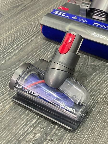 Dyson Digital Slim Submarine™吸塵器， 輕量乾濕洗地吸塵器，Dyson NF42吸塵器，Dyson NF42 洗地機，dyson吸塵器，吸塵器推薦，無線吸塵器，洗地機推薦，乾濕兩用吸塵器，塵蟎吸塵器，濕拖吸塵器推薦，洗地吸塵器，輕量吸塵器推薦，吸塵器，洗地機