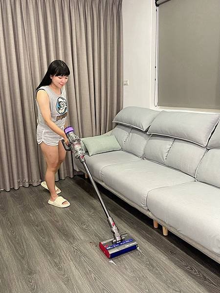 Dyson Digital Slim Submarine™吸塵器， 輕量乾濕洗地吸塵器，Dyson NF42吸塵器，Dyson NF42 洗地機，dyson吸塵器，吸塵器推薦，無線吸塵器，洗地機推薦，乾濕兩用吸塵器，塵蟎吸塵器，濕拖吸塵器推薦，洗地吸塵器，輕量吸塵器推薦，吸塵器，洗地機