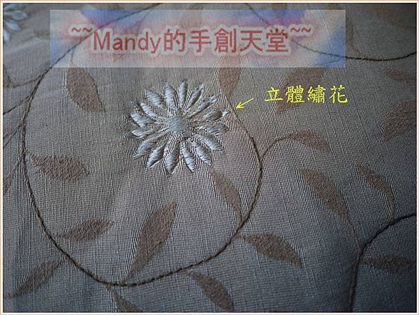 布面上的花朵用立體織法使花朵跳出來